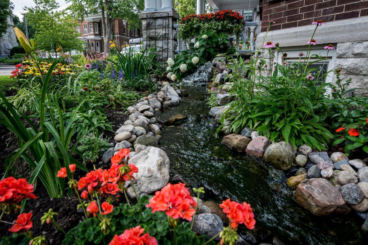 The Secret Garden Inn Kingston Exteriör bild