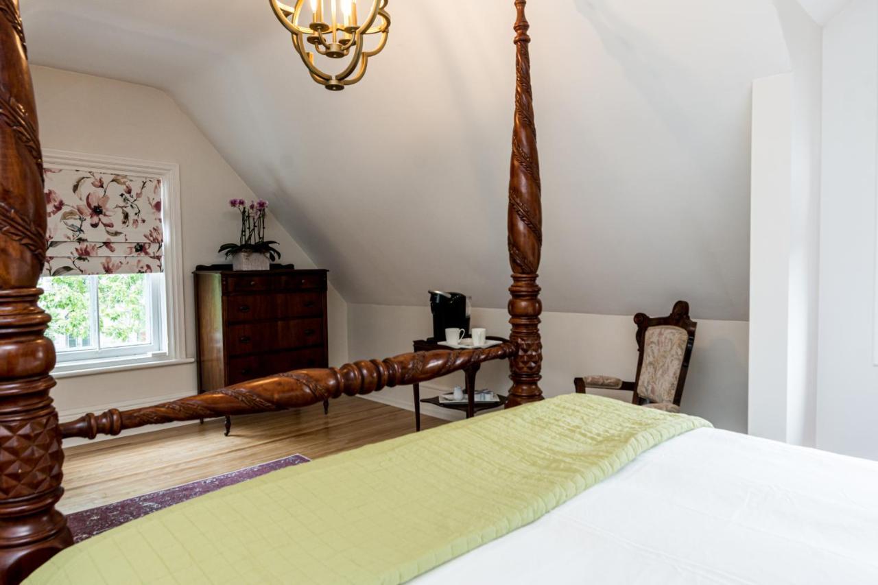 The Secret Garden Inn Kingston Exteriör bild