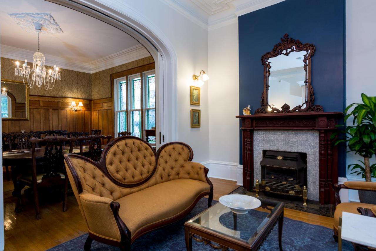 The Secret Garden Inn Kingston Exteriör bild